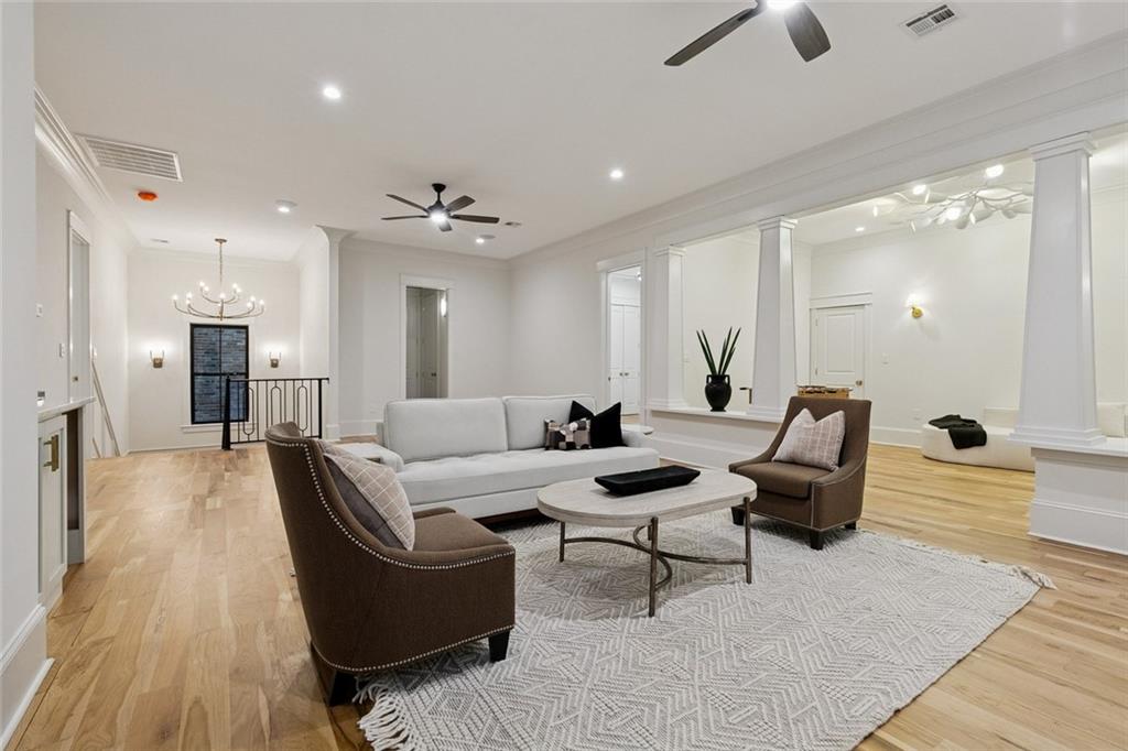 6462 LOUIS XIV Street