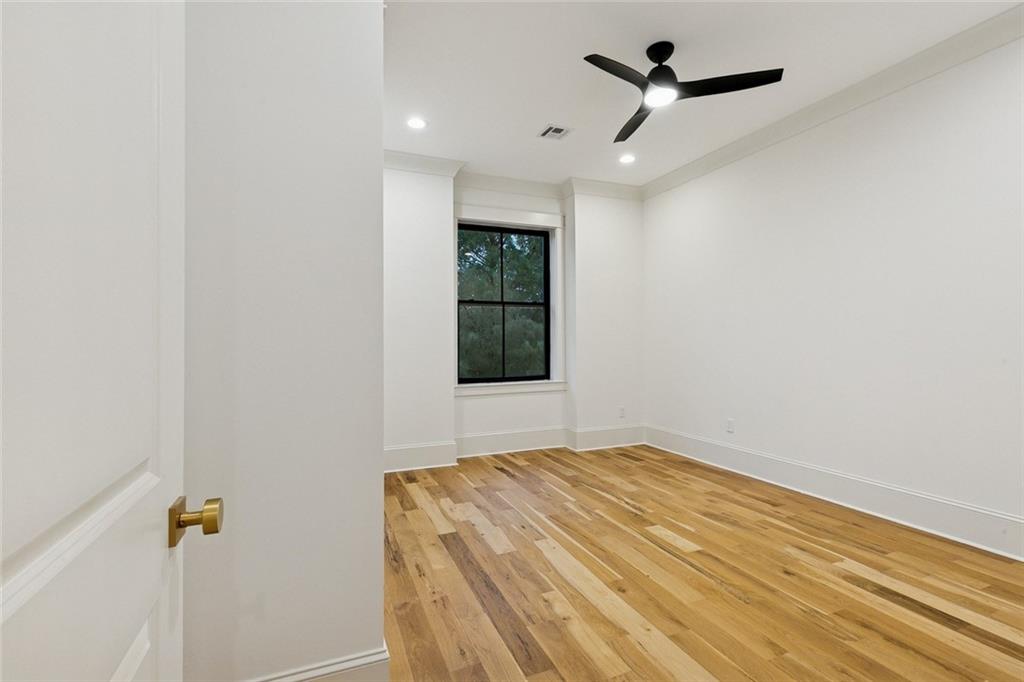 6462 LOUIS XIV Street