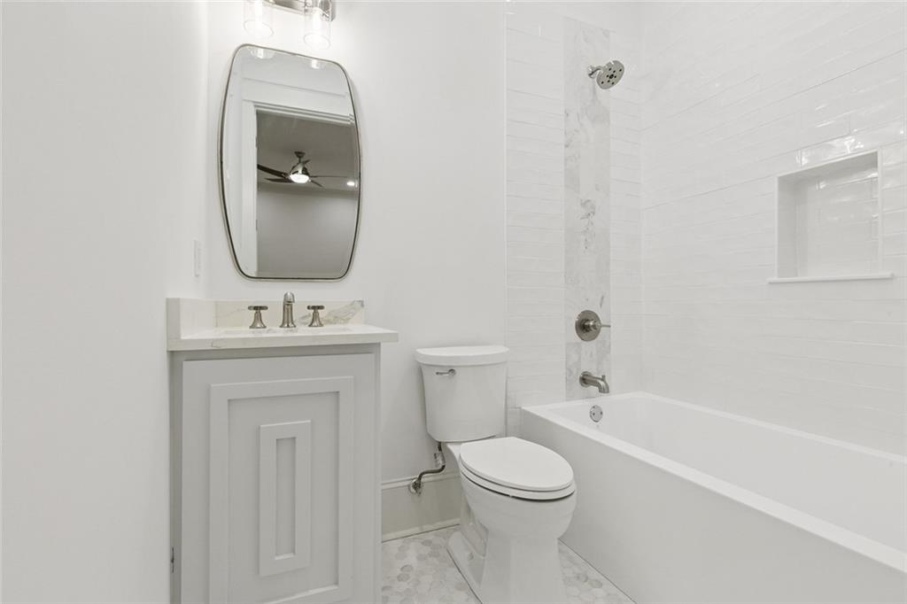 6462 LOUIS XIV Street