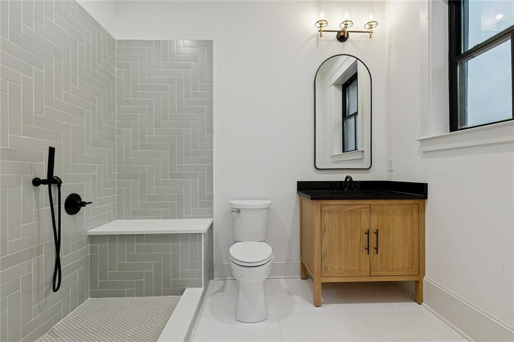 6462 LOUIS XIV Street