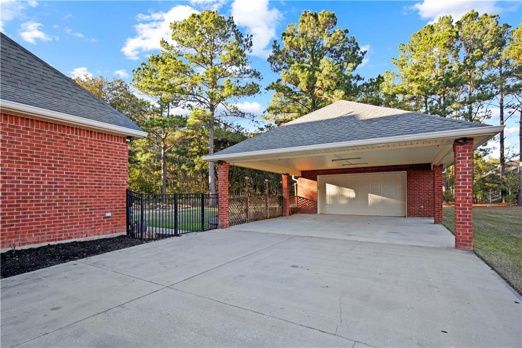 264 THORNWOOD Drive