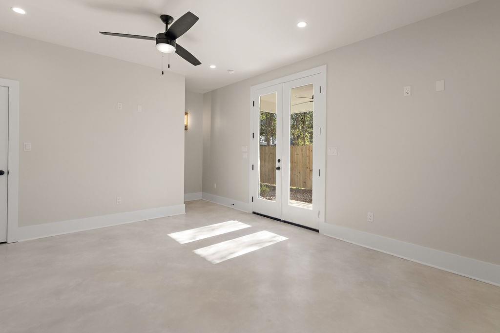 218 N JACKSON Street