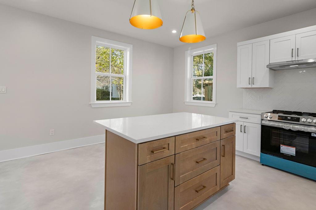 218 N JACKSON Street