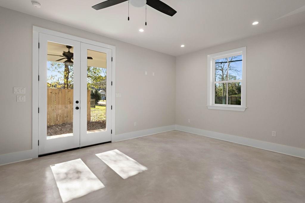 218 N JACKSON Street