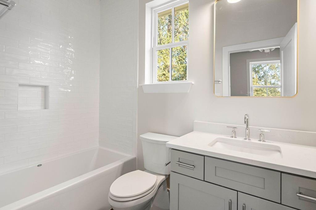 218 N JACKSON Street