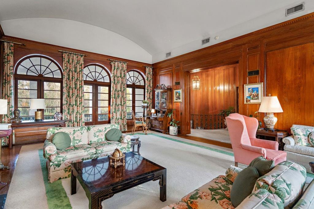 416 S AMERICA Street