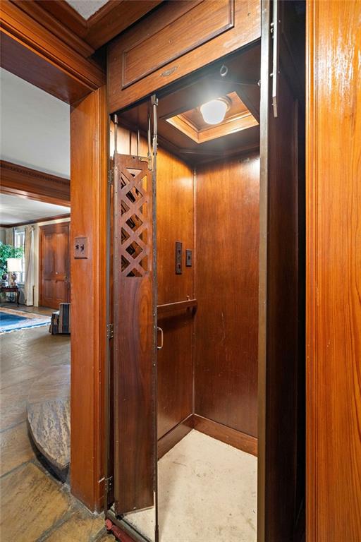 416 S AMERICA Street