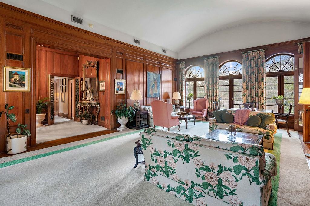 416 S AMERICA Street