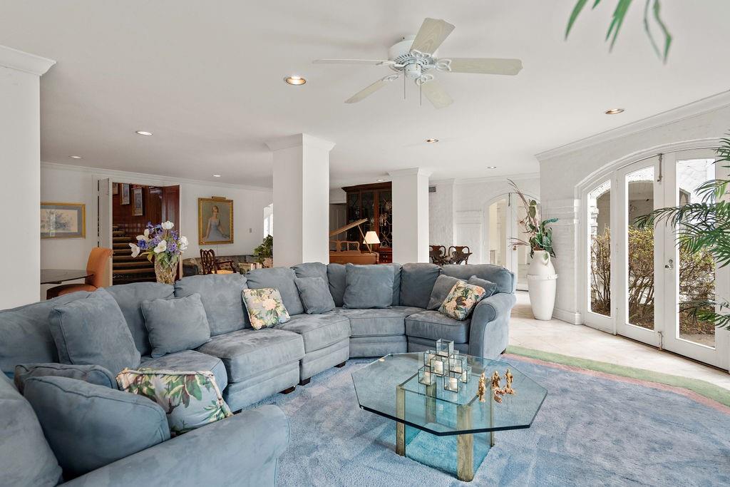 416 S AMERICA Street