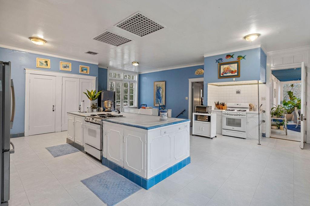 416 S AMERICA Street