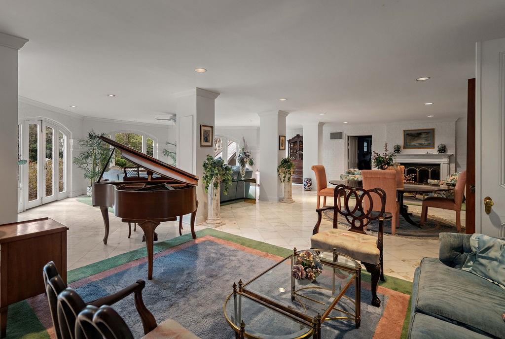 416 S AMERICA Street