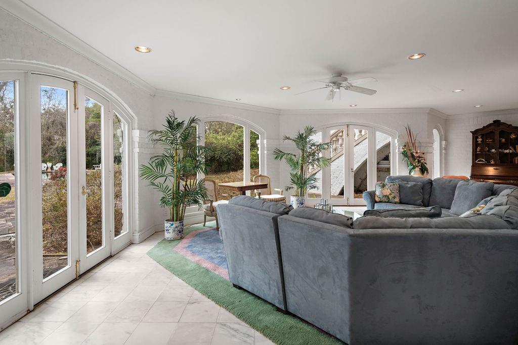 416 S AMERICA Street