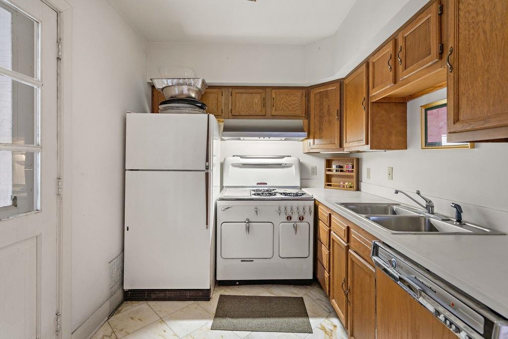 416 S AMERICA Street