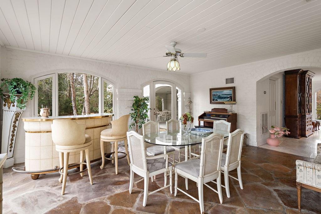 416 S AMERICA Street