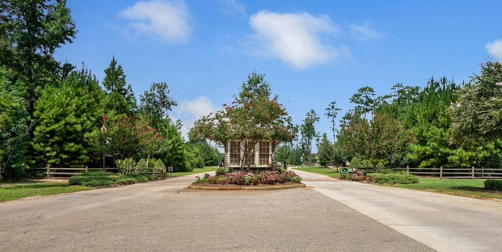 601 LAKE Circle
