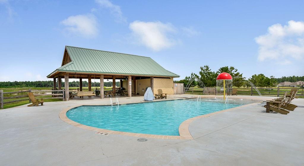 601 LAKE Circle