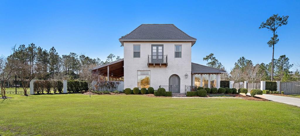 601 LAKE Circle