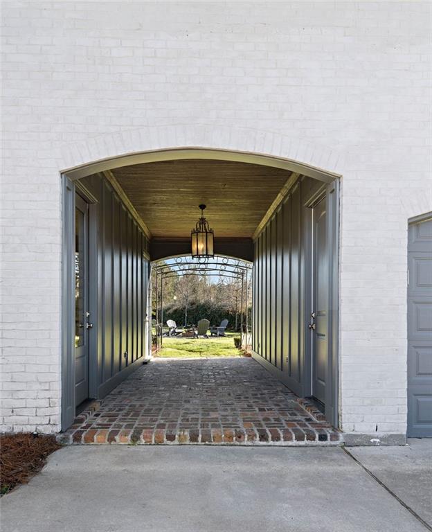 601 LAKE Circle