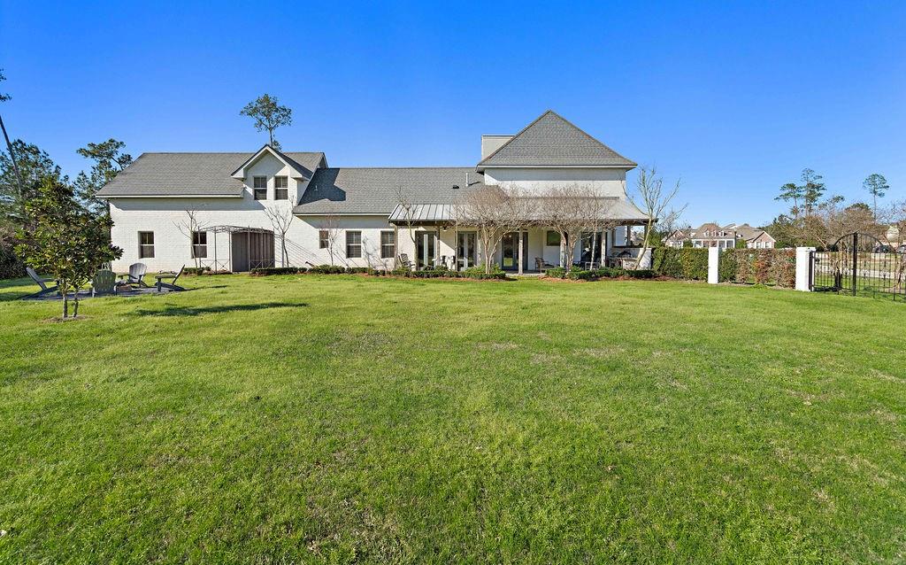 601 LAKE Circle