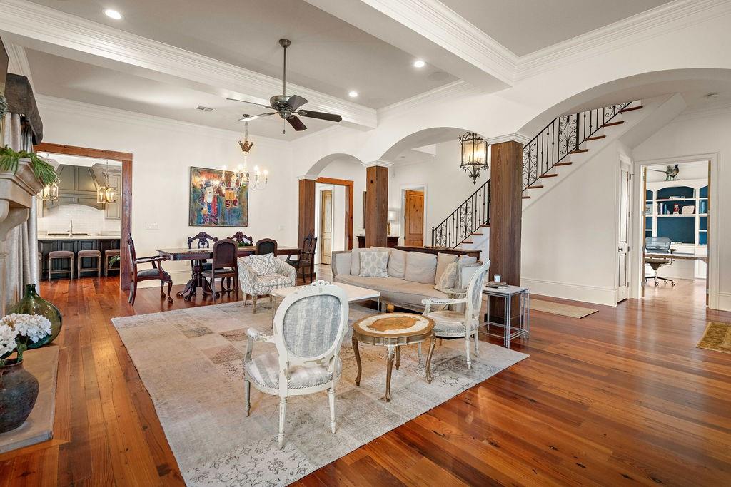 601 LAKE Circle