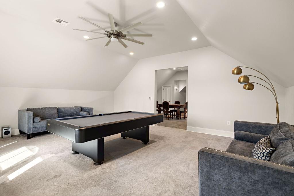 601 LAKE Circle