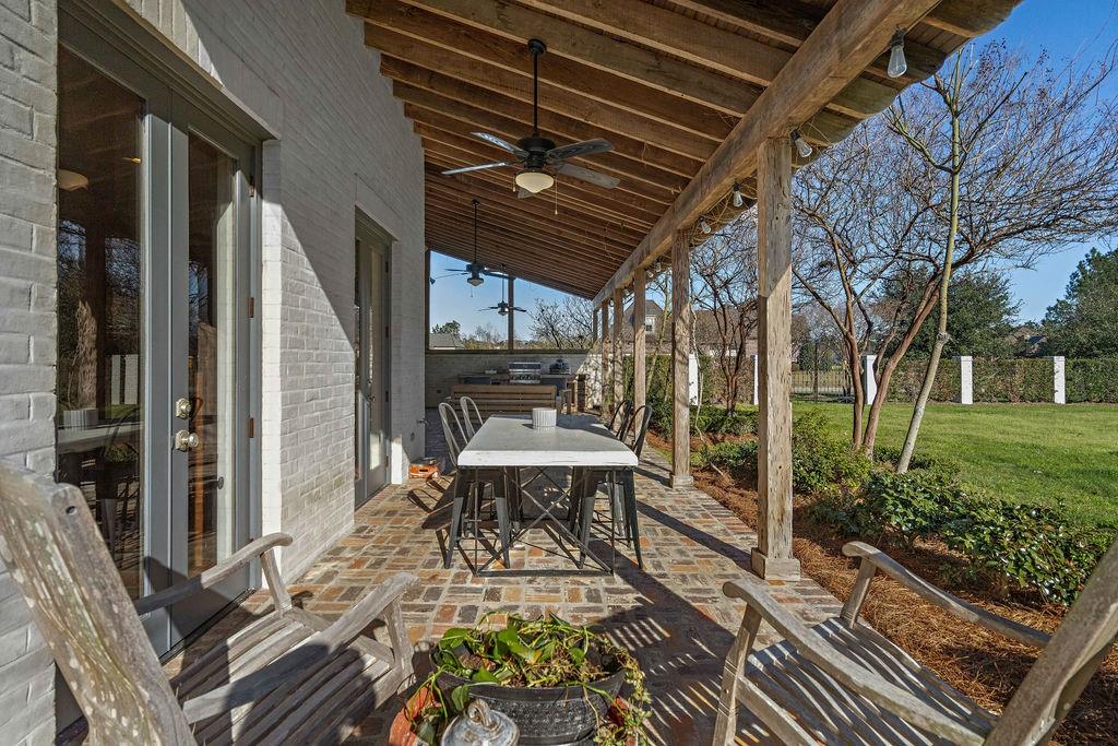 601 LAKE Circle