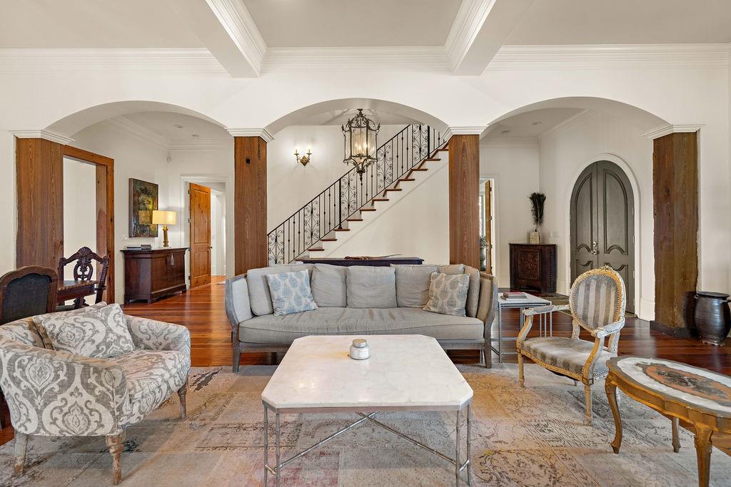 601 LAKE Circle