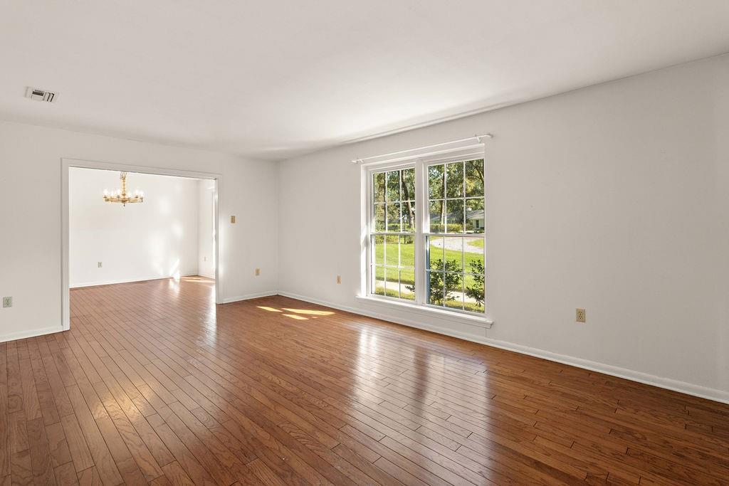 35 OAKLAWN Drive