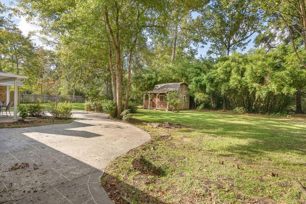 35 OAKLAWN Drive