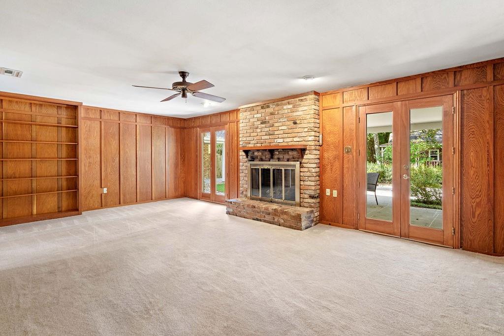 35 OAKLAWN Drive