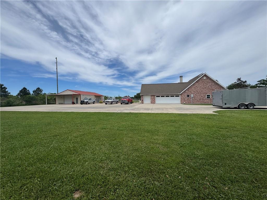 2710 LLOYD Road