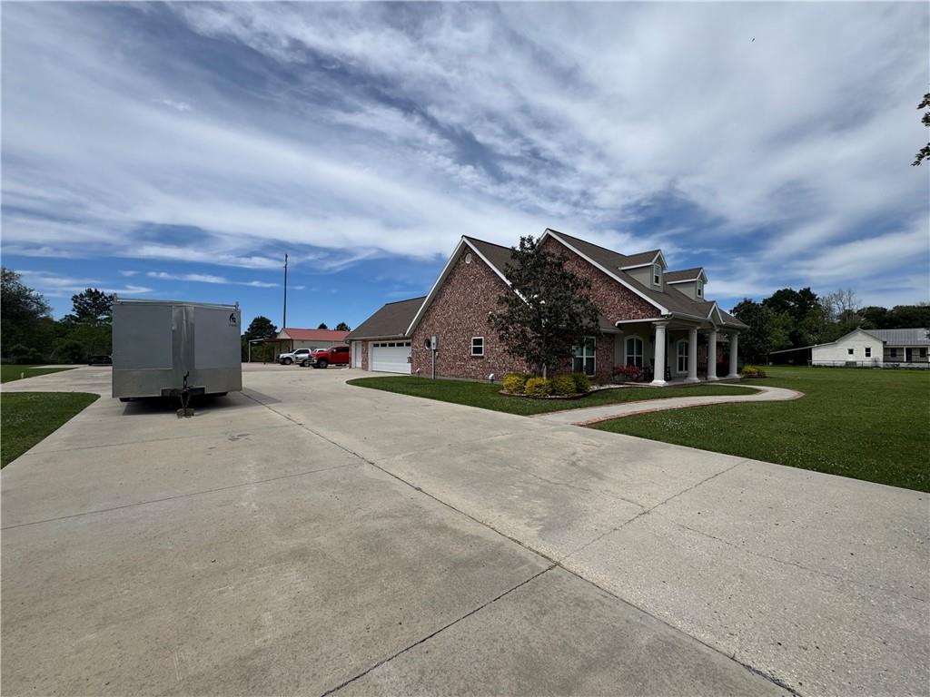 2710 LLOYD Road