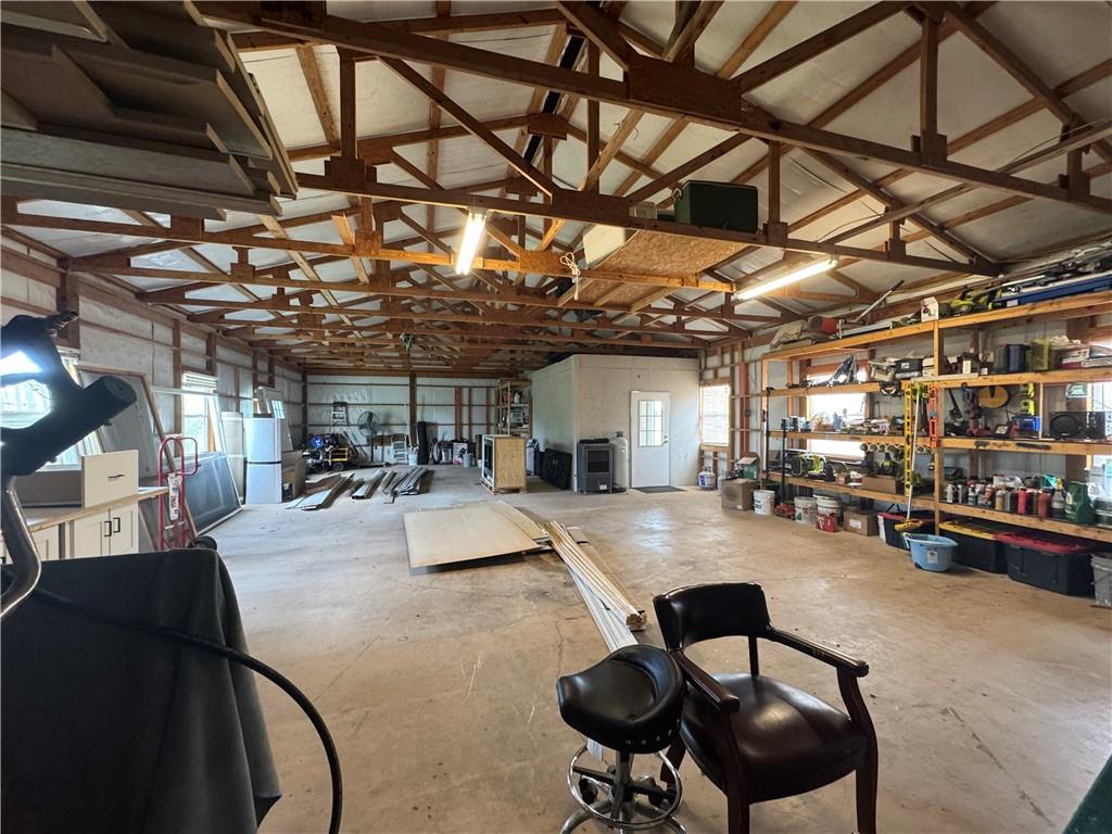 2710 LLOYD Road
