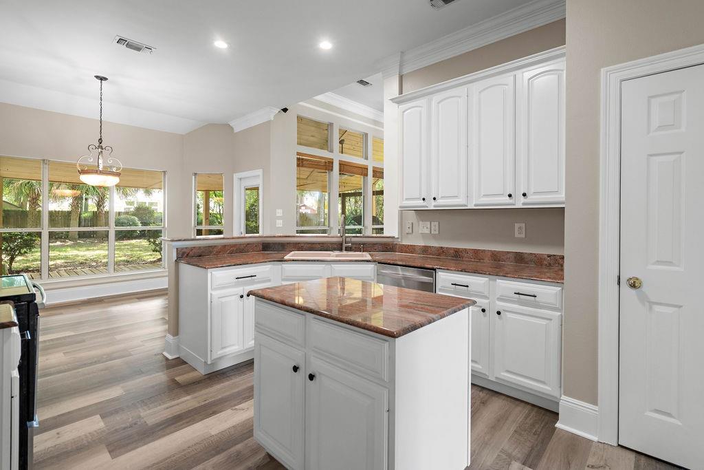 533 HOMEWOOD Drive