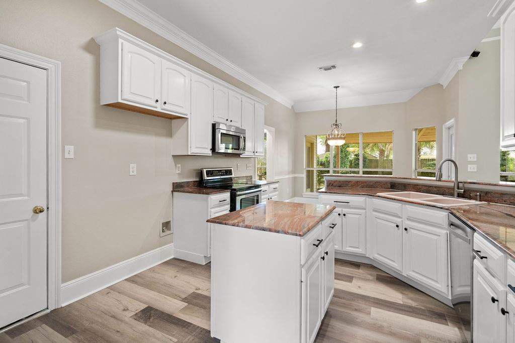 533 HOMEWOOD Drive