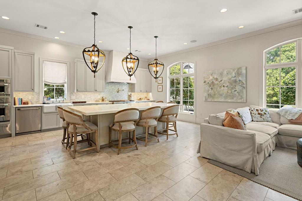 33 RIVERDALE Drive