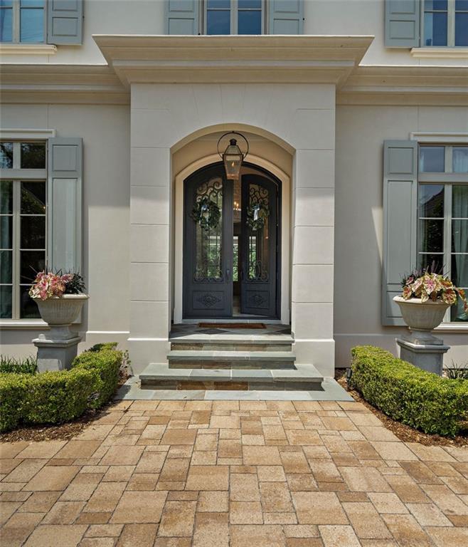 33 RIVERDALE Drive