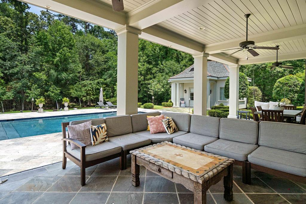 33 RIVERDALE Drive