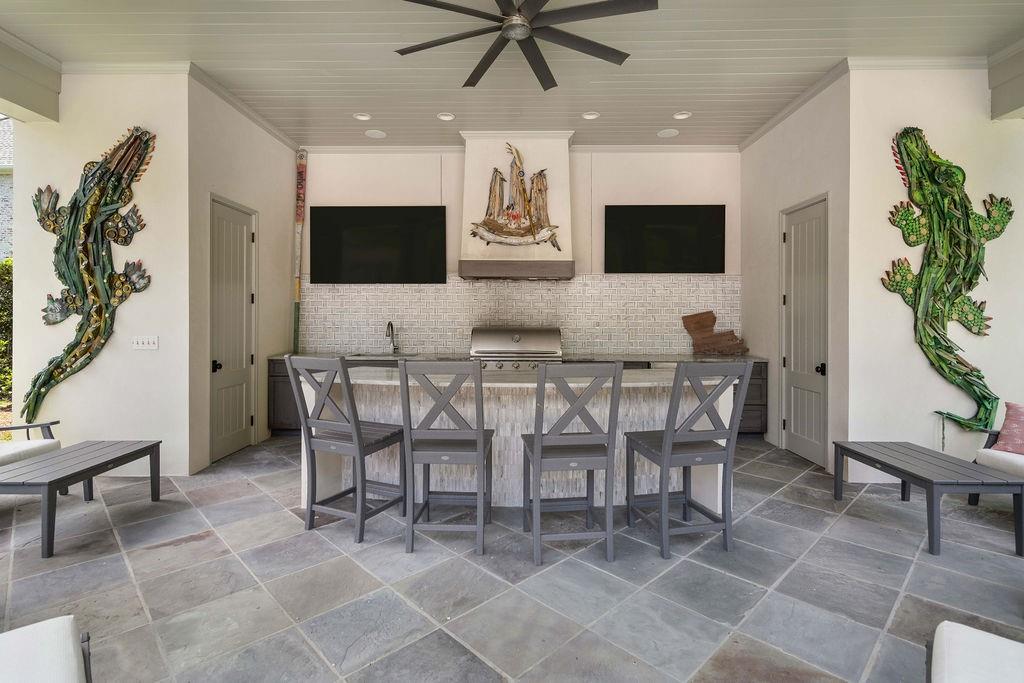 33 RIVERDALE Drive