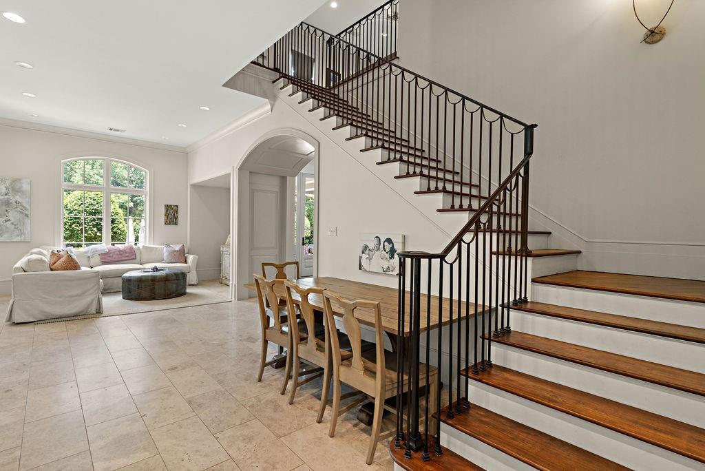 33 RIVERDALE Drive