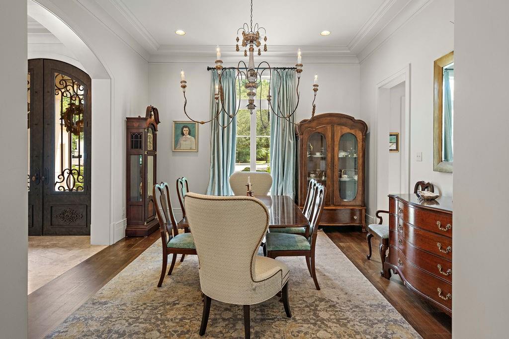 33 RIVERDALE Drive