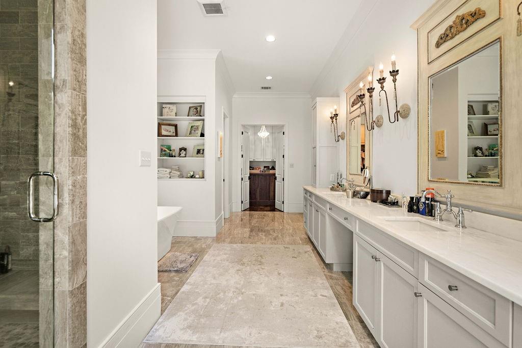 33 RIVERDALE Drive