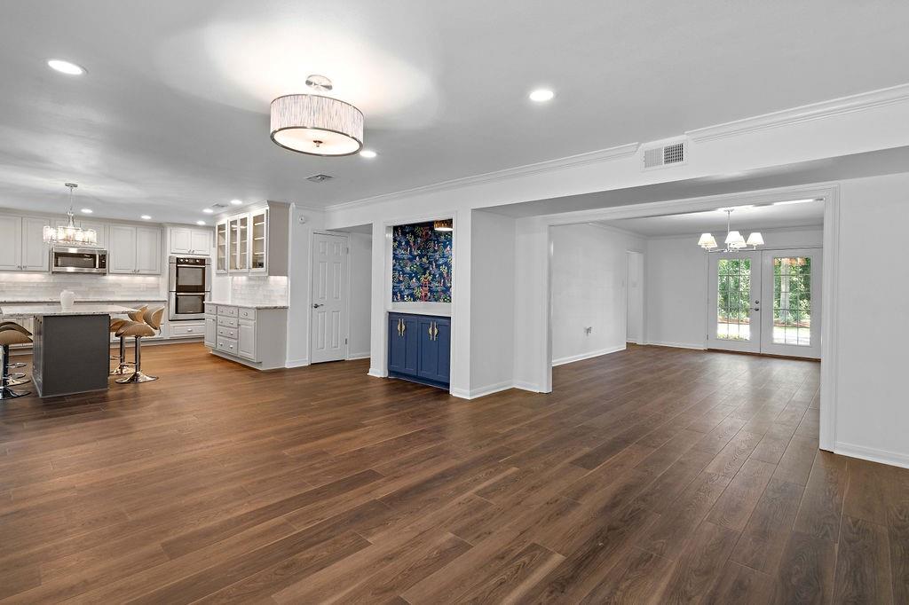 72 RIVERDALE Drive
