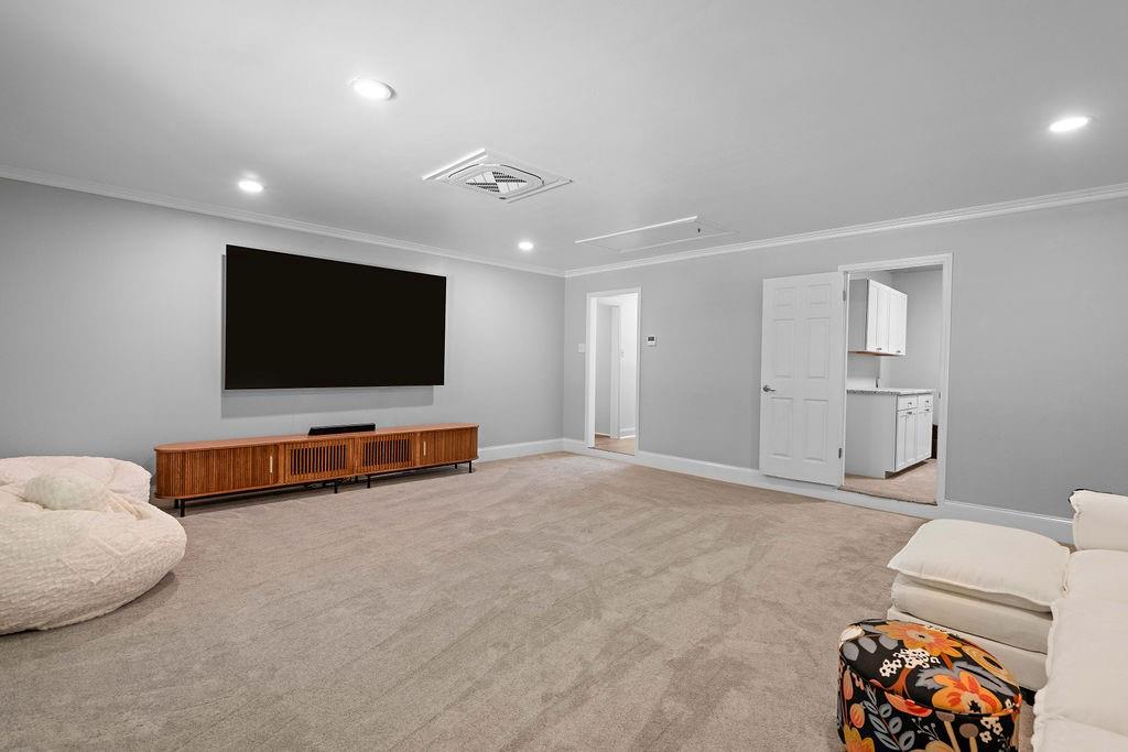 72 RIVERDALE Drive