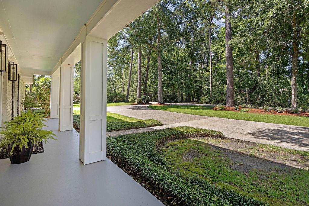 72 RIVERDALE Drive