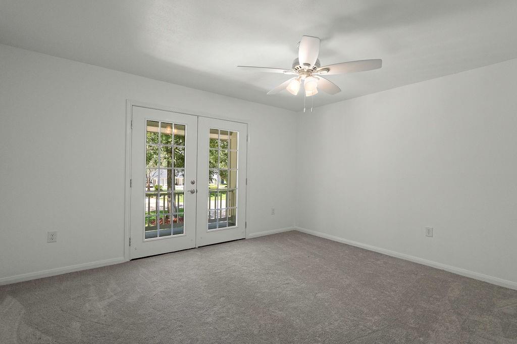 72 RIVERDALE Drive