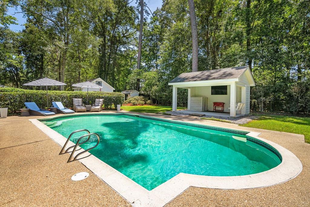72 RIVERDALE Drive