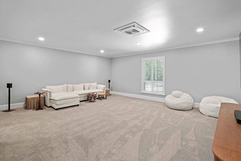 72 RIVERDALE Drive