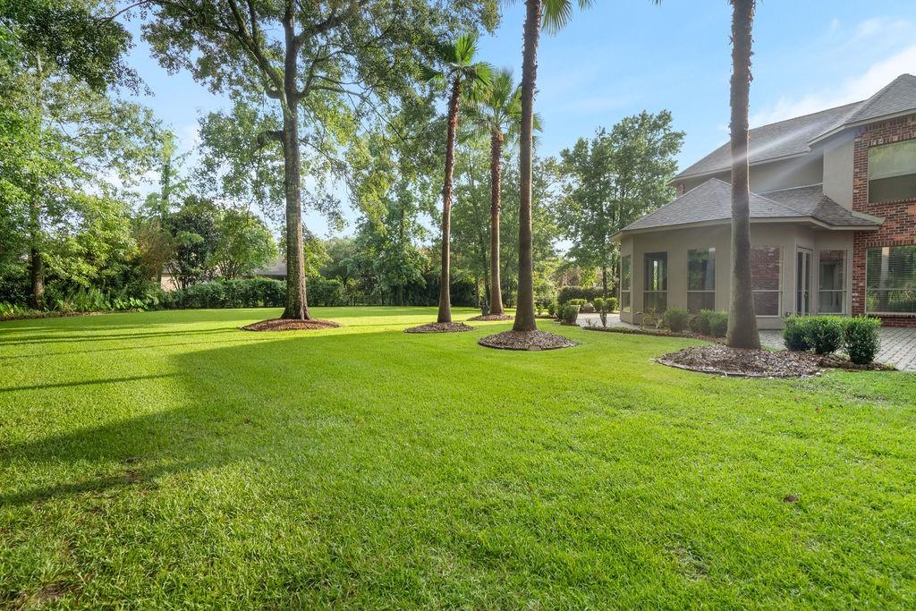 518 UPTON GREY Court