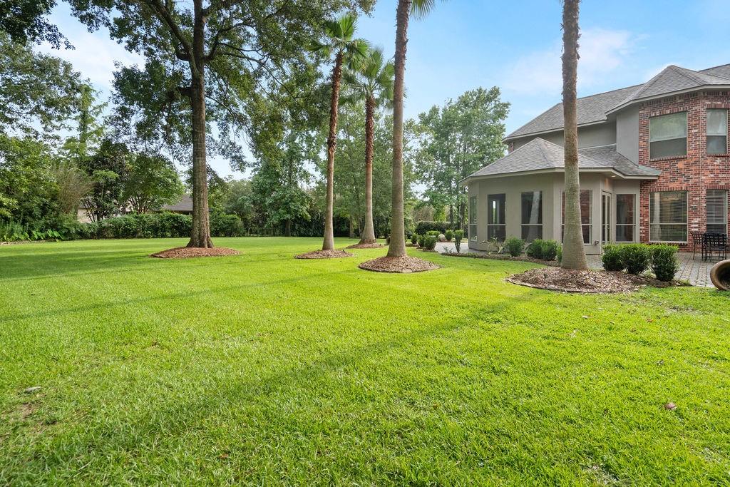 518 UPTON GREY Court
